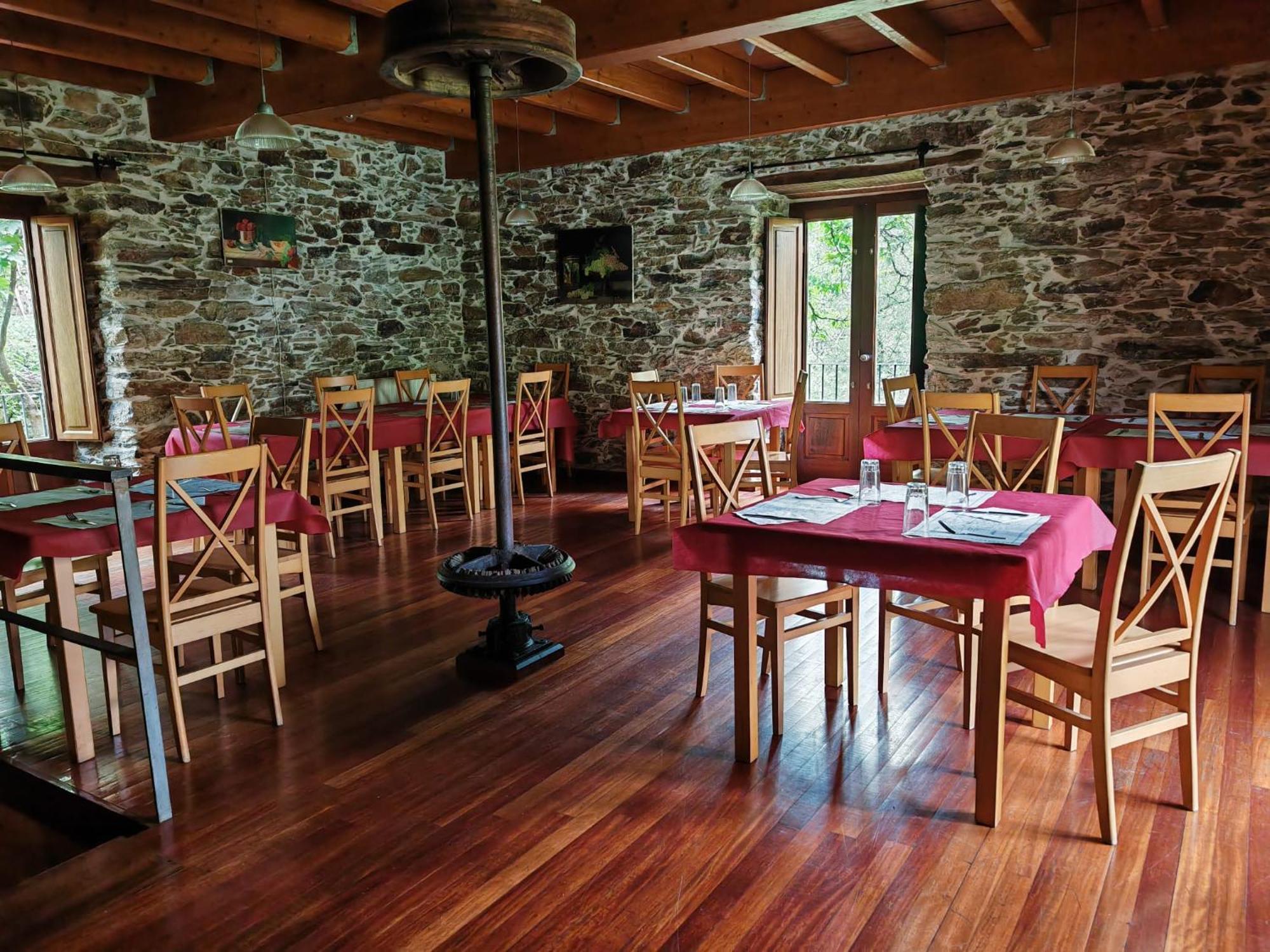 Acea Do Bubal Guest House Os Peares Ngoại thất bức ảnh
