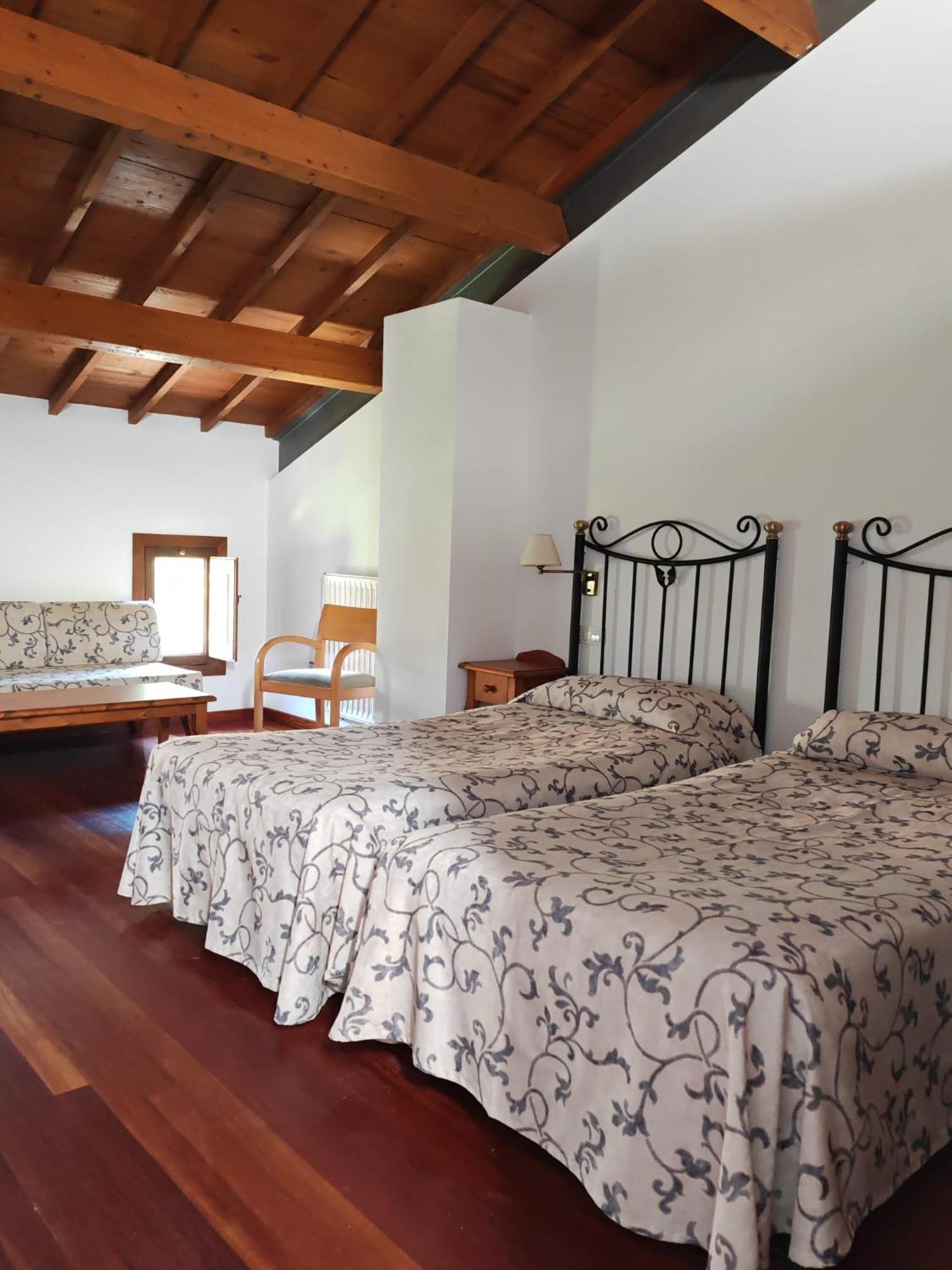 Acea Do Bubal Guest House Os Peares Ngoại thất bức ảnh